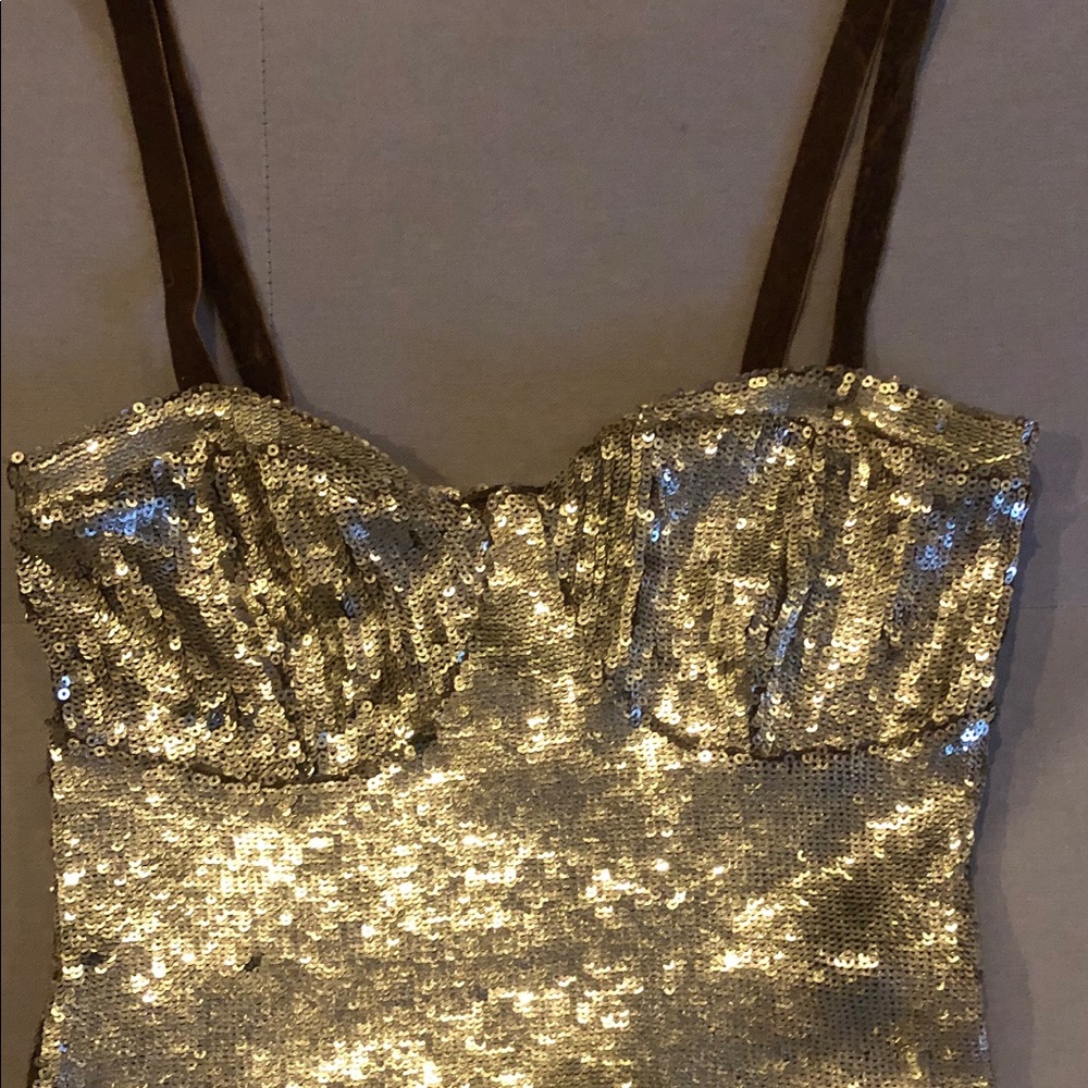 Sequin gold top-free people!